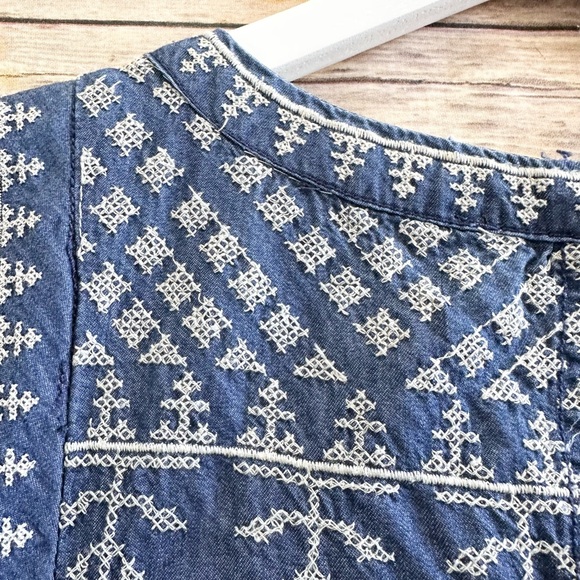 Romeo & Juliet Couture Dress Women’s Size Medium Blue Chambray Embroidered Mini - Picture 7 of 9